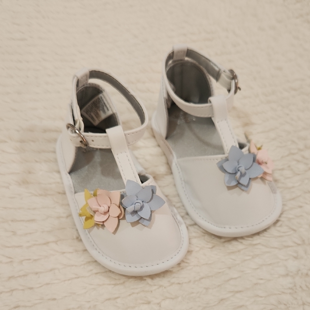 Janie and Jack White Sandals with Flowers and Ankle Straps